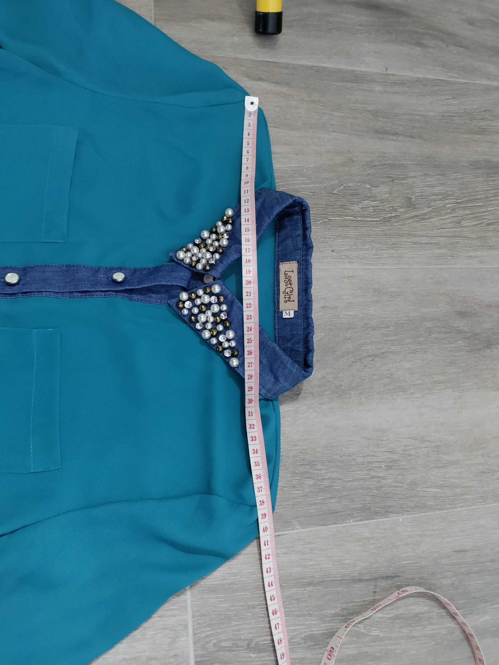Blusa verde com gola joya 💎 pérolas e denim | tamanho M – photo 11